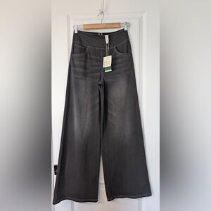 Halara Women’s Flex Denim High Waist Wide Leg Carbon Paint Denim NWT Size Small